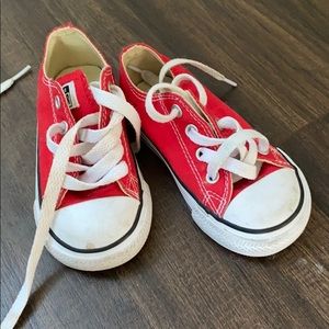 Toddler size 6 converse